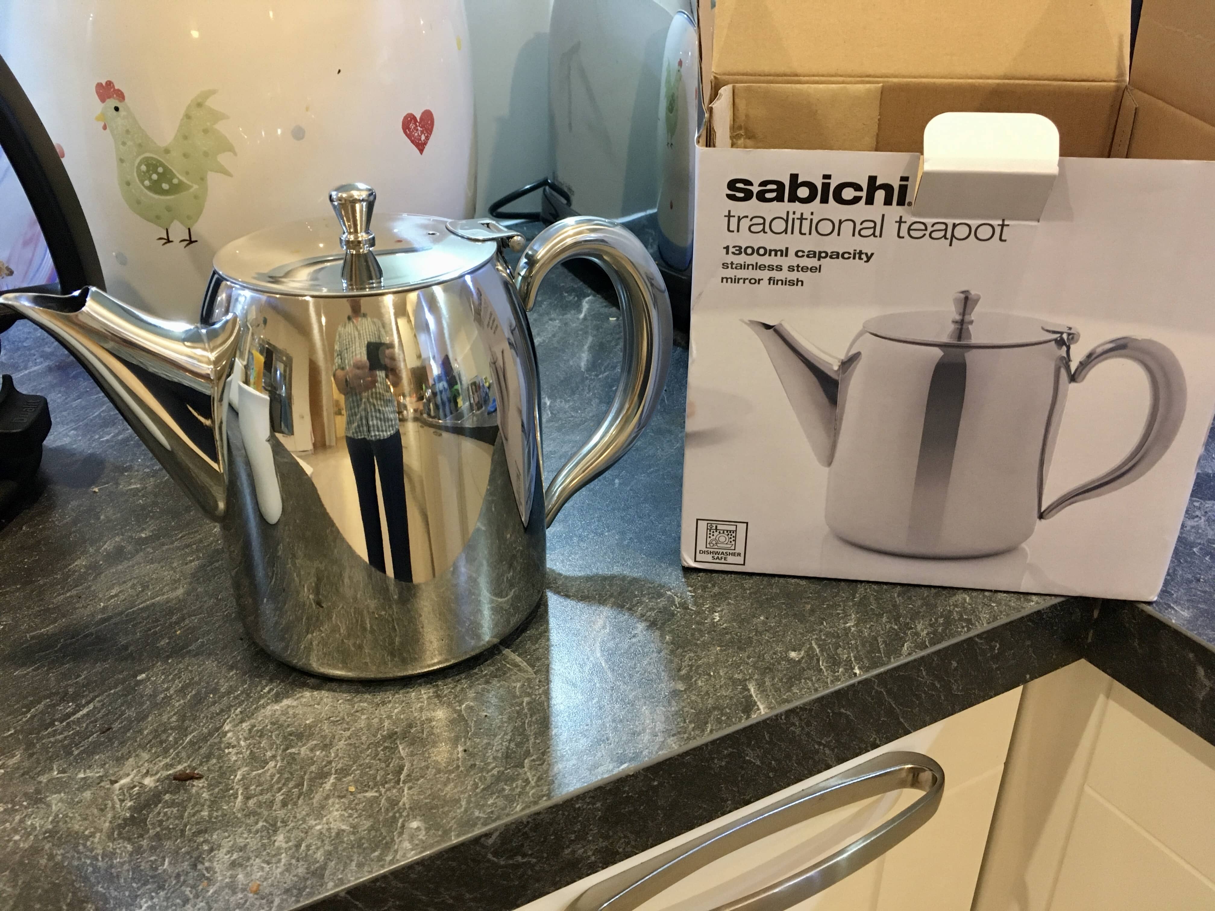 Sabinchi teapot and box